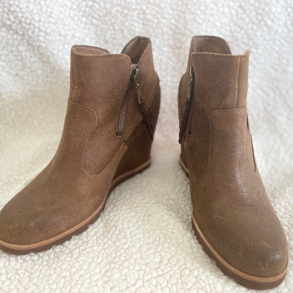 UGG